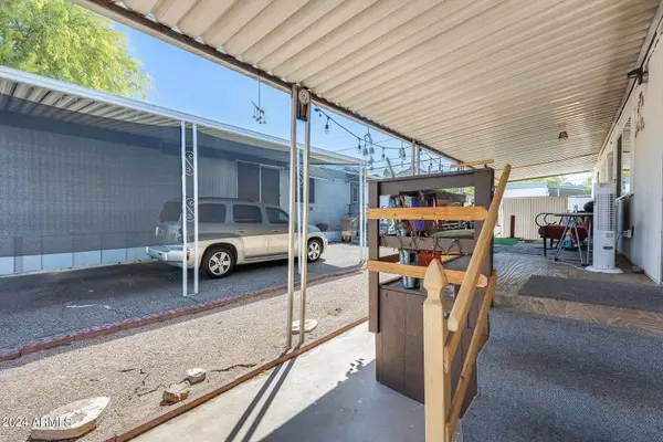 10401 N CAVE CREEK Road #11, Phoenix, AZ 85020