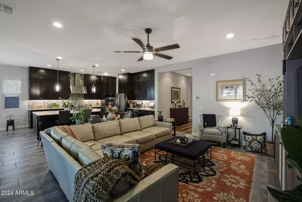 9005 S 14TH Way, Phoenix, AZ 85042