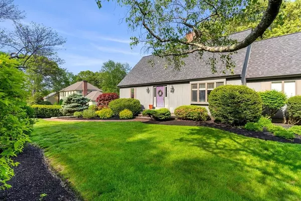 74 Blueberry Hill Ln, North Andover, MA 01845