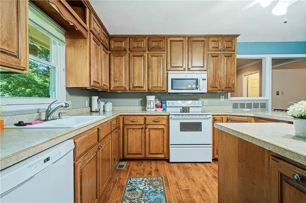 1028 S Sycamore ST, Ottawa, KS 66067