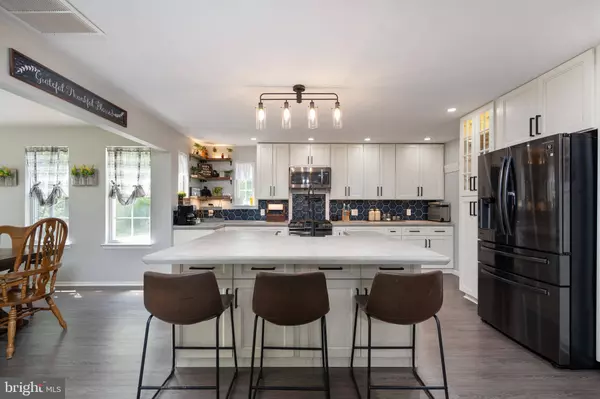 7680 LOGGING LN, Indian Head, MD 20640