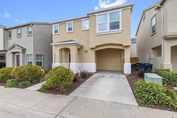 7884 Diamond Willow LN, Sacramento, CA 95828