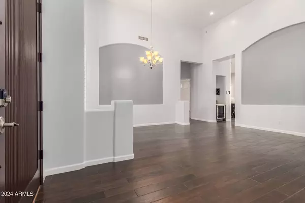 4802 E CIELO GRANDE Avenue, Phoenix, AZ 85054