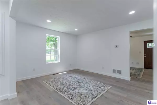 1739 Bardstown Road, Hodgenville, KY 42748