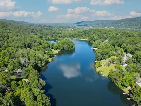 65 E Shore Dr, Vernon Twp., NJ 07462