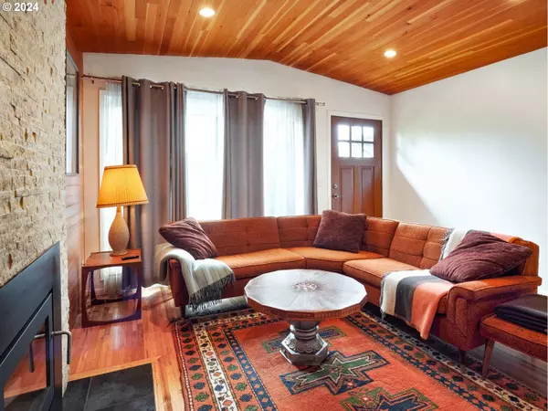 7462 N ALMA AVE, Portland, OR 97203