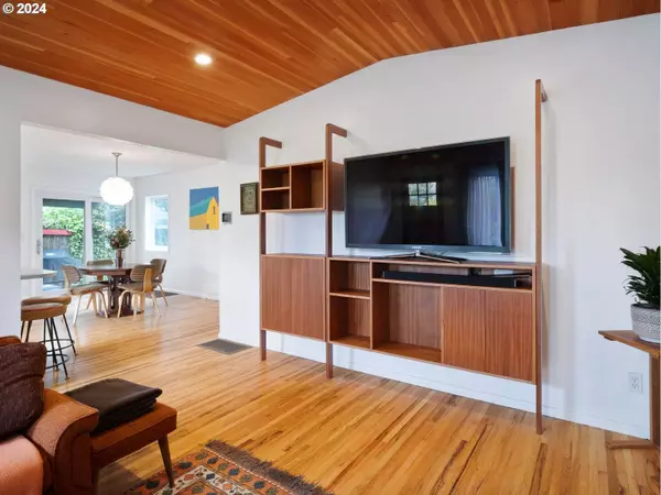 7462 N ALMA AVE, Portland, OR 97203