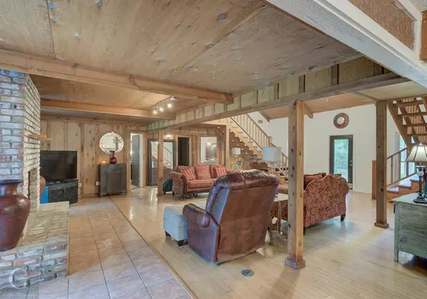 1124 Johnson Road, Doyline, LA 71023