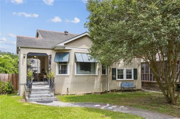 6135 VICKSBURG ST, New Orleans, LA 70124