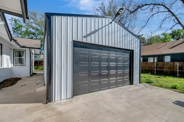 2701 Carter Avenue, Fort Worth, TX 76103