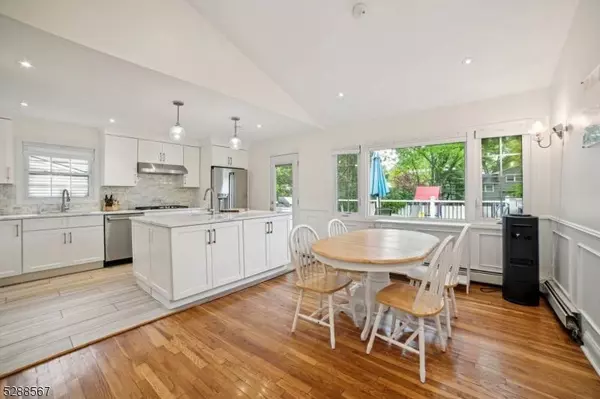 37 Twin Oaks Oval, Springfield Twp., NJ 07081