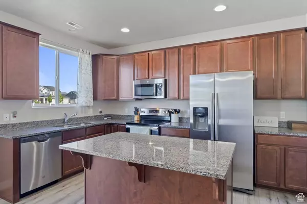 3461 S POPLAR LN, Syracuse, UT 84075