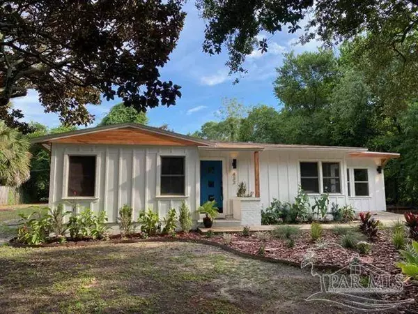 433 Fairpoint Dr, Gulf Breeze, FL 32561