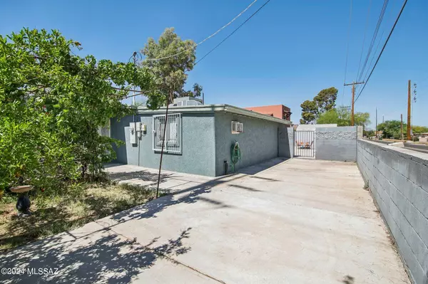 3656 E Glenn Street, Tucson, AZ 85716