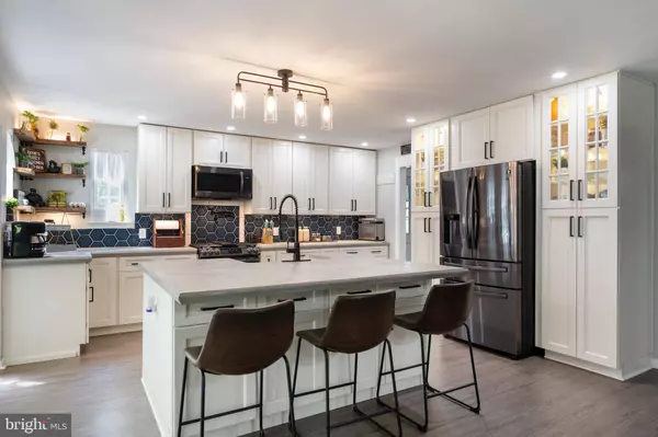 7680 LOGGING LN, Indian Head, MD 20640