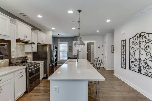 5628 Tisbury CT, Hoschton, GA 30548