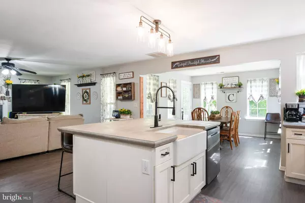 7680 LOGGING LN, Indian Head, MD 20640