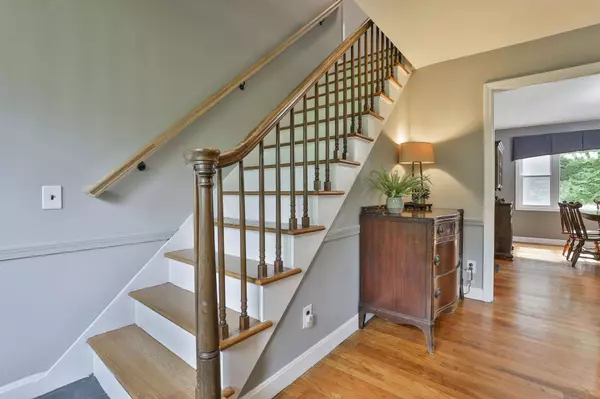 27 Oak Hill DR, Amherst, NH 03031