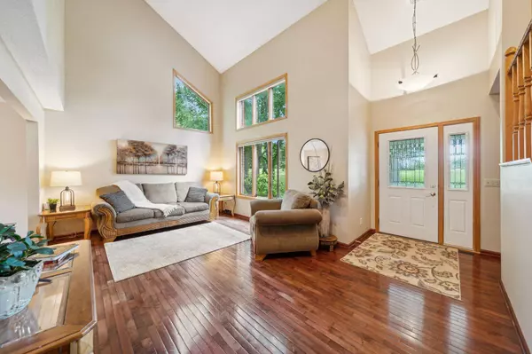 1096 Golden Oaks LN, Saint Joseph Twp, WI 54016