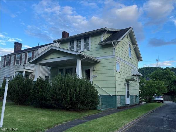 11 Maple ST, Bridgeport, OH 43912