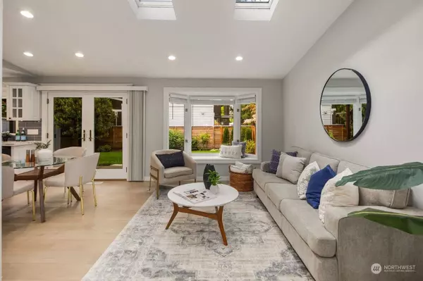 12224 NE 75th ST, Kirkland, WA 98033