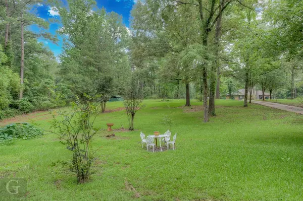 1124 Johnson Road, Doyline, LA 71023