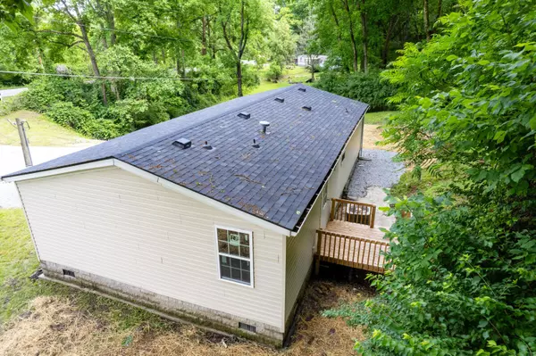 6761 Winchester RD, Clay City, KY 40312