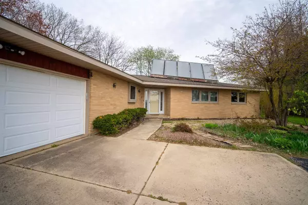 2972 Bailey Road, Sun Prairie, WI 53590