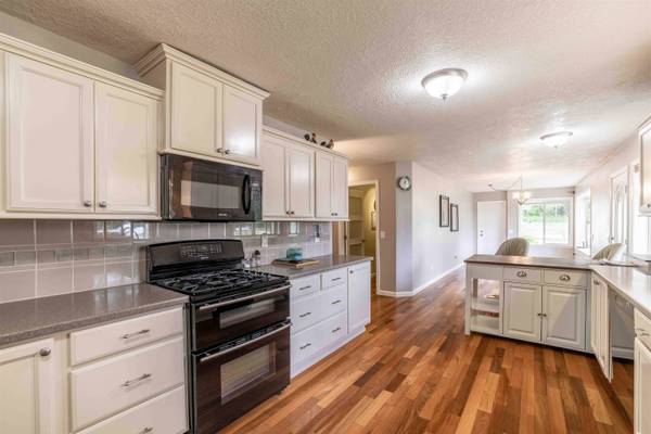 628 N Riley Creek Road, Laclede, ID 83841