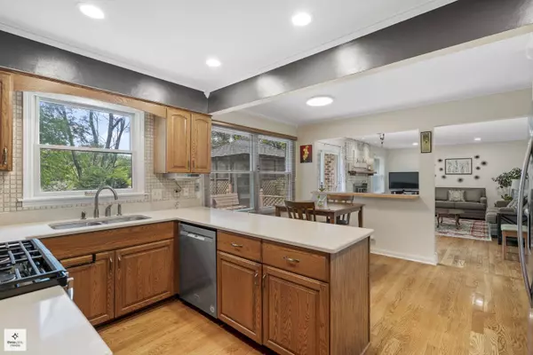 639 W Longview LN, Palatine, IL 60067