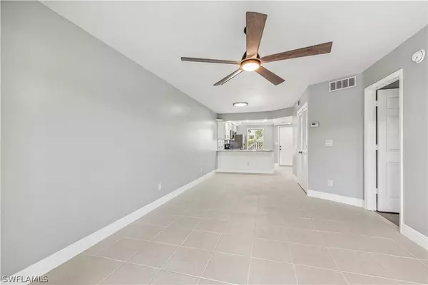 1355 Mainsail DR #1504, Naples, FL 34114