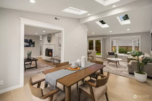 12224 NE 75th ST, Kirkland, WA 98033