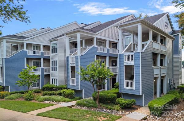 944 Southwest DR, Davidson, NC 28036