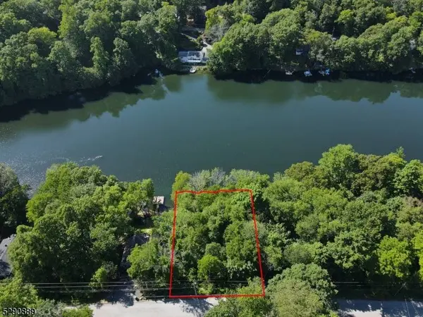 65 E Shore Dr, Vernon Twp., NJ 07462