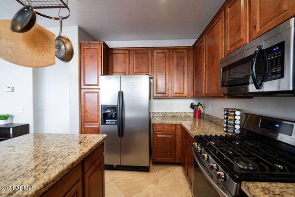 1253 E JULIAN Drive, Gilbert, AZ 85295