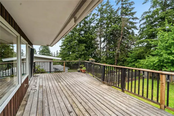 1207 Thunderbird Dr, Nanaimo, BC V9S 2P4