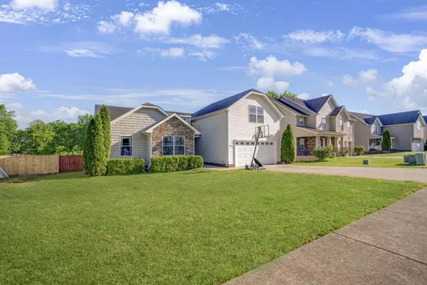 1144 Ishee Dr, Clarksville, TN 37042