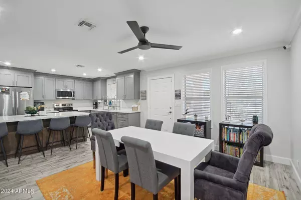 125 E JASMINE Street, Mesa, AZ 85201