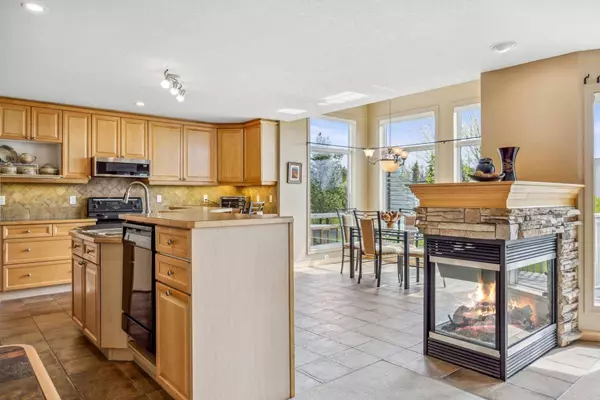 146 Crystalridge DR, Okotoks, AB T1S 1W3