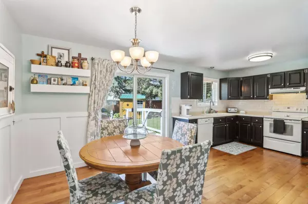 1015 S Holiday Drive, Waunakee, WI 53597