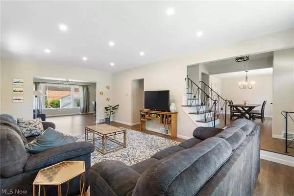 4503 Groveland RD, University Heights, OH 44118