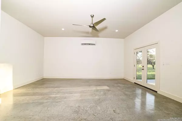 5824 FM 2504, Poteet, TX 78065