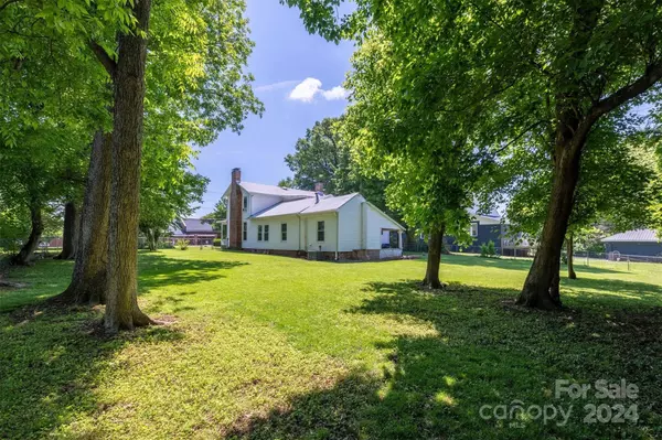 710 North Main AVE, Newton, NC 28658