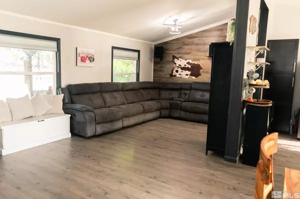 8 Stope Rd, Dayton, NV 89403