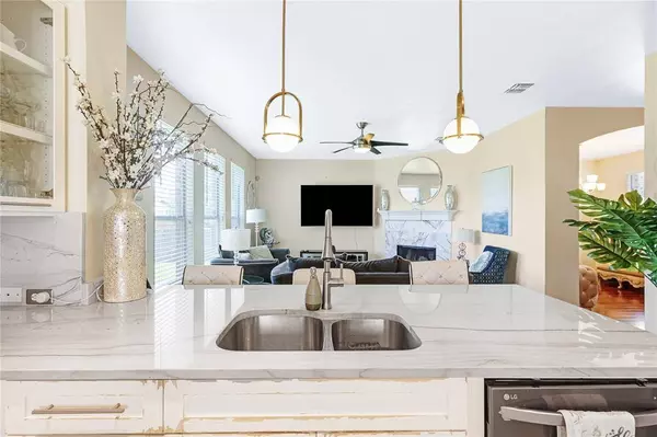 5328 Lake Gardens Drive, Grand Prairie, TX 75052