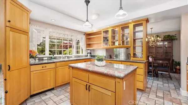 2437 Bradley AVE, Claremont, CA 91711