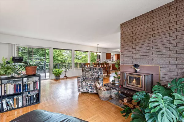 1207 Thunderbird Dr, Nanaimo, BC V9S 2P4