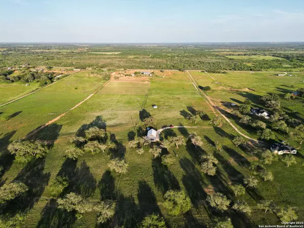 5824 FM 2504, Poteet, TX 78065