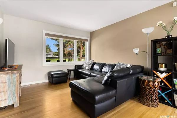 2633 Park STREET, Regina, SK S4N 2H3