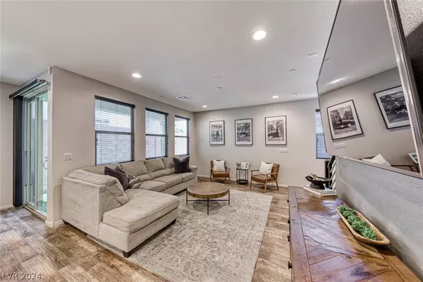 7543 Whitman Colonial Street, Las Vegas, NV 89166